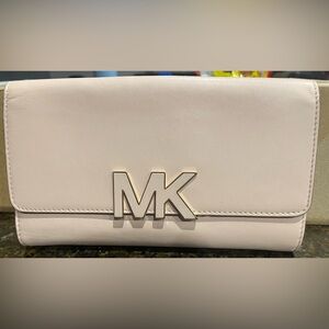 Michael Kors Florence Large Leather Billfold Wallet – Blush Pink